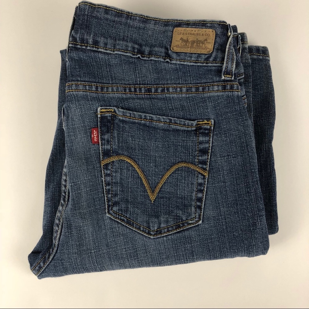 Levi’s 526 jeans size 6 slender boot cut